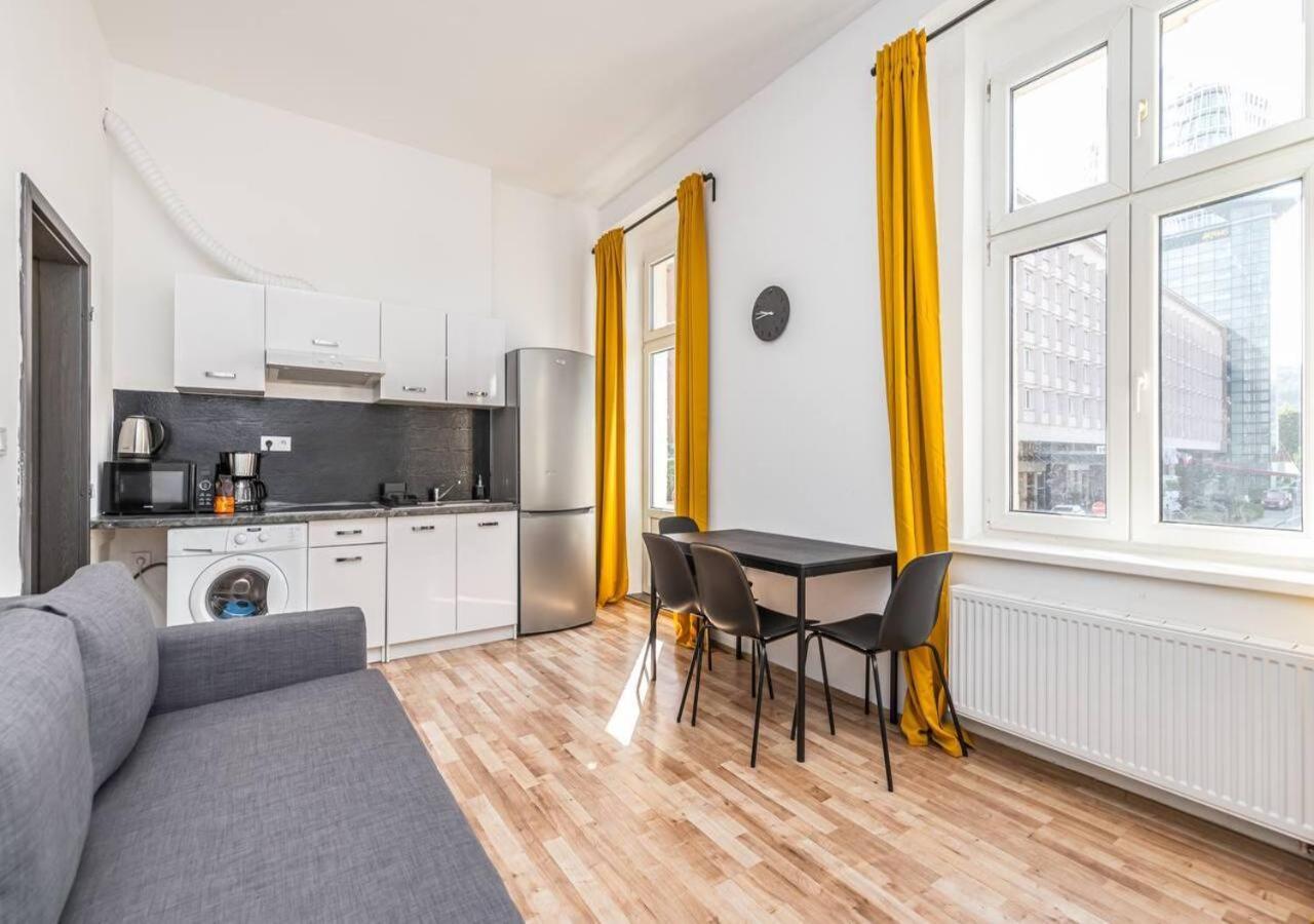 Crimson Charm Apartamento *